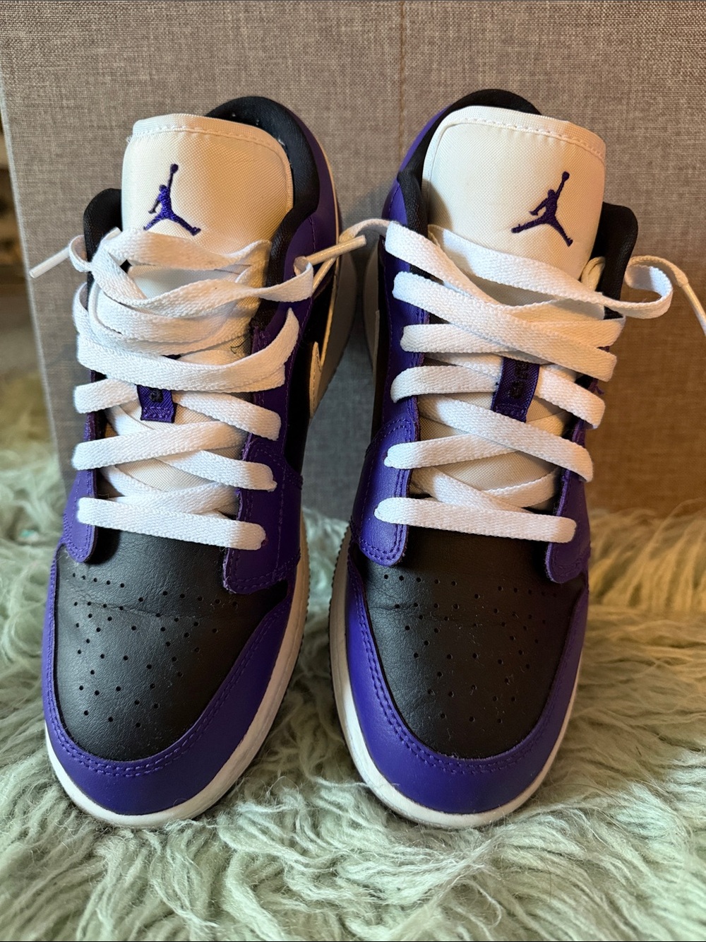 Jordan 1 GS Low-Top Sneakers in Black, Purple & White